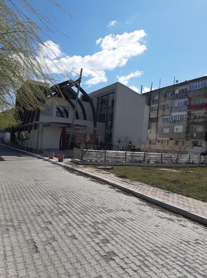 Apartament 2 Camere Sulina Buitenkant foto